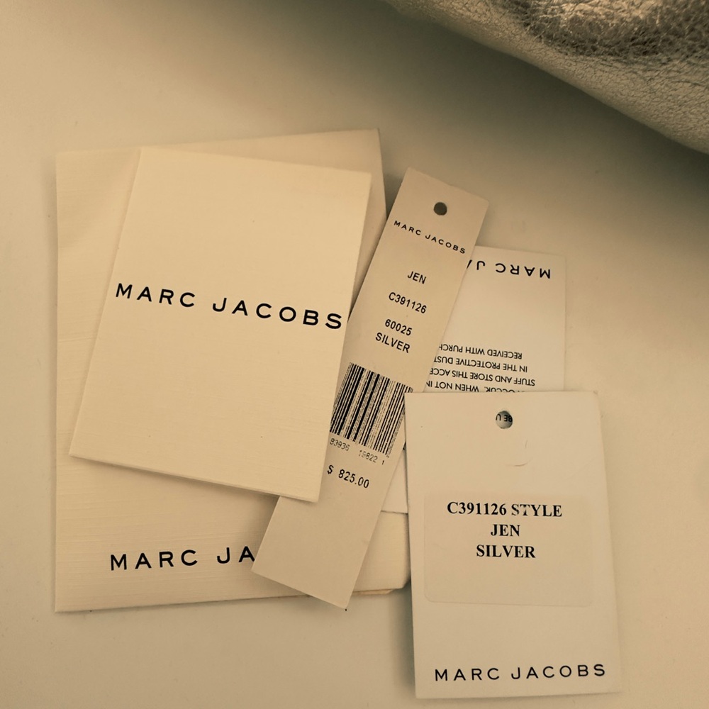 Authentic Marc Jacobs Silver Shoulder Bag - Picture 6 of 10